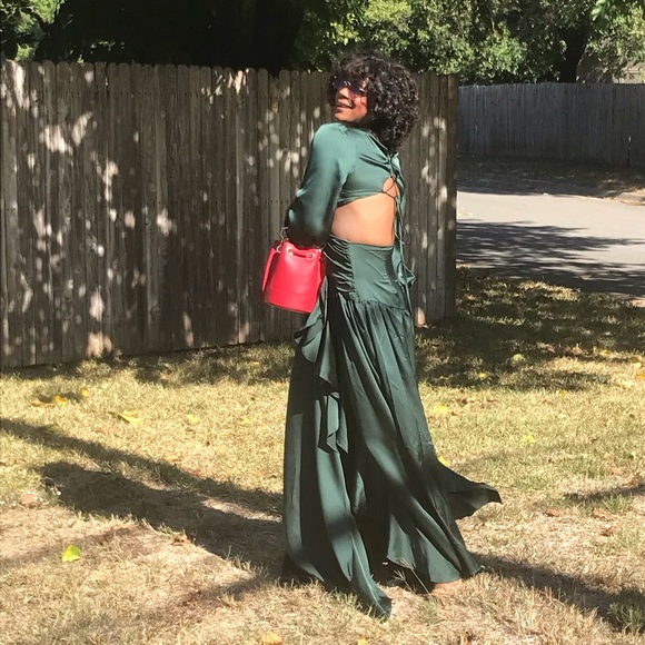 CUT OUT FRONT RUFFLE SLIT DETAIL MAXI DRESS. HUNTER GREEN and OFF WHITE. S,M,L - Picture 3 of 4